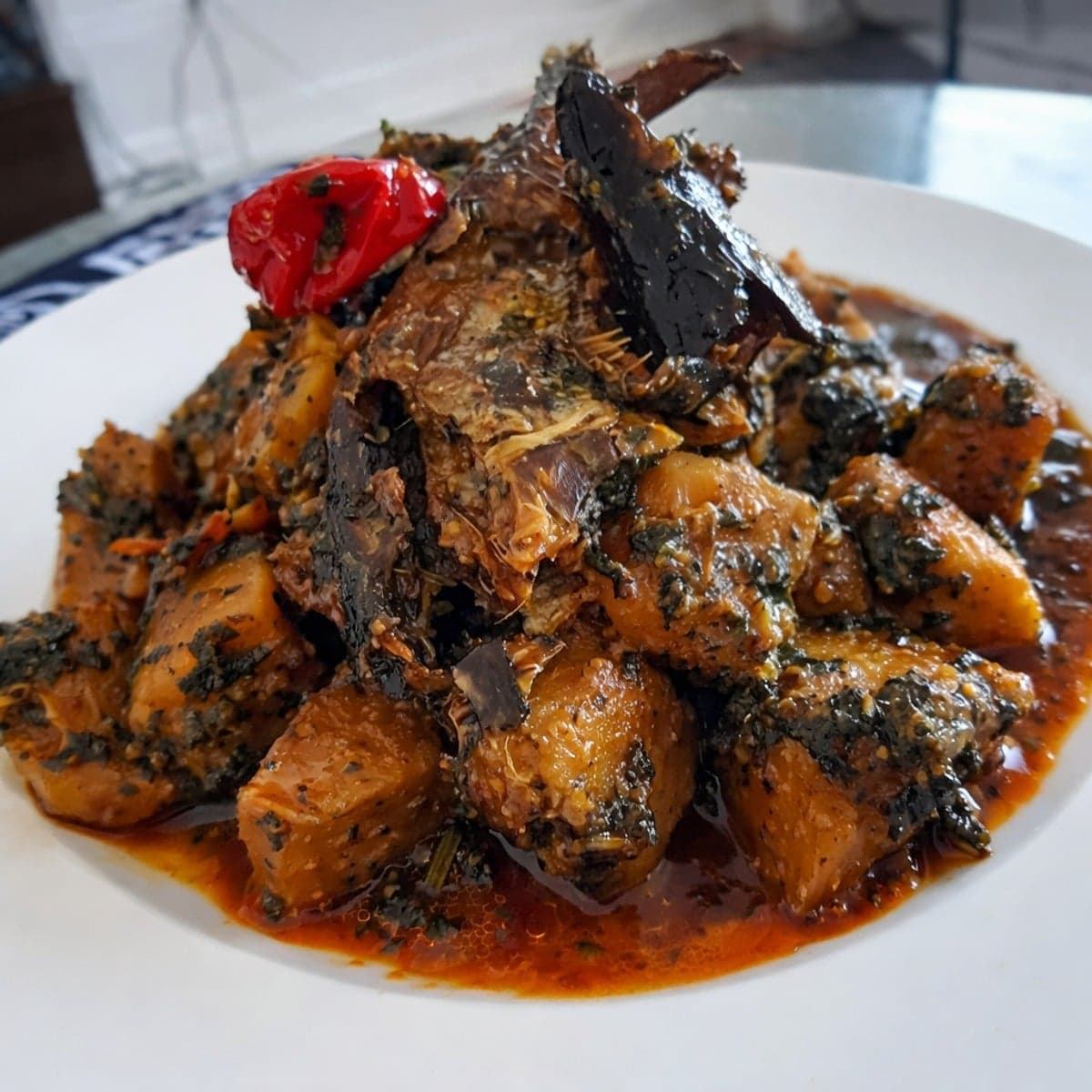 Macabo rouge malaxé au ndolé