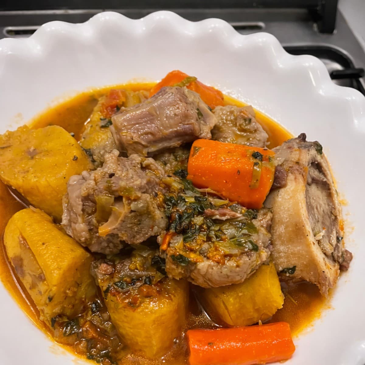 Mi-mijoter, mi-bouillon de queue de bœufs