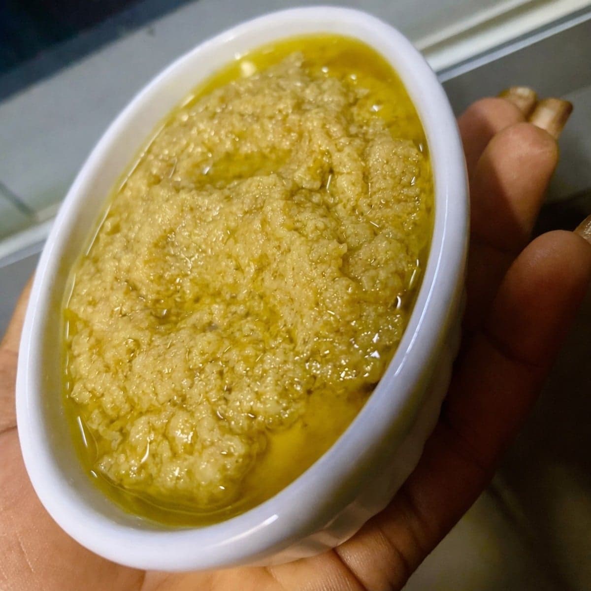 Pâte à oignon un peu épicé pour accompagner vos plats, simple efficace et bon