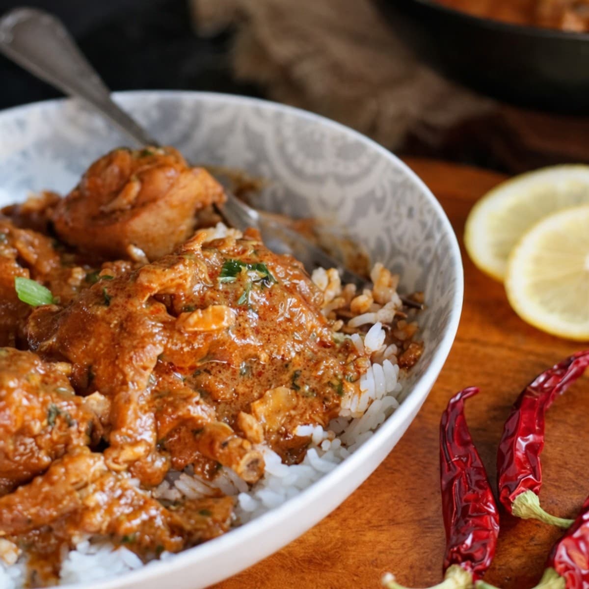 Poulet mafé sénégalais ou sauce arachide ou dakatine