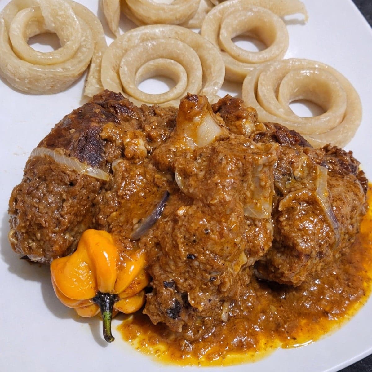 Rôti de chèvre et miondo