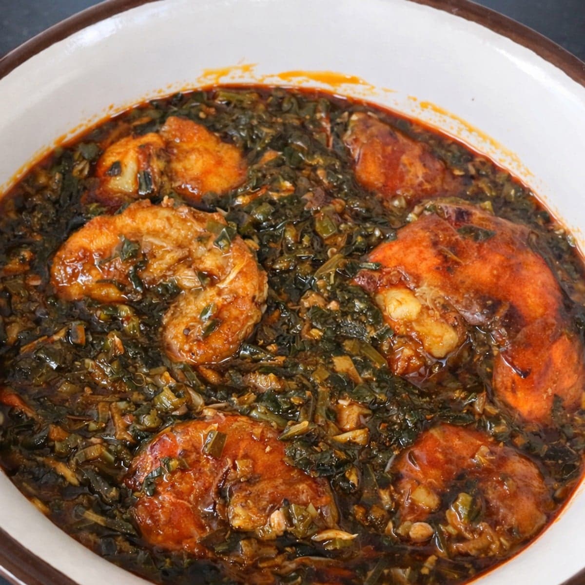 Sauce feuilles de patate et gombo aux crevettes