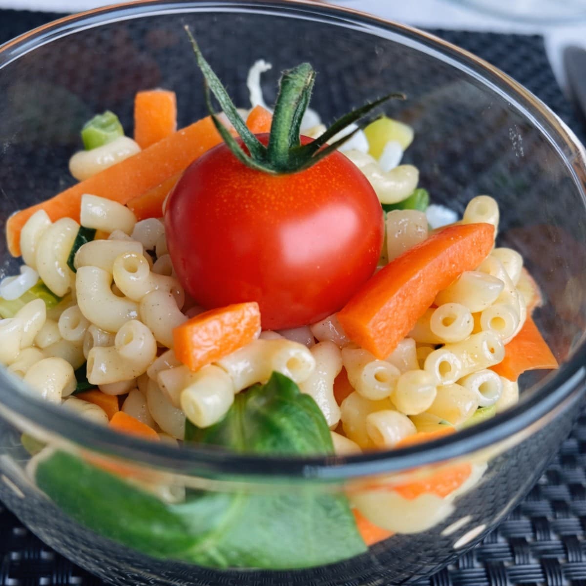 Verrine de salade de pate alimentaire