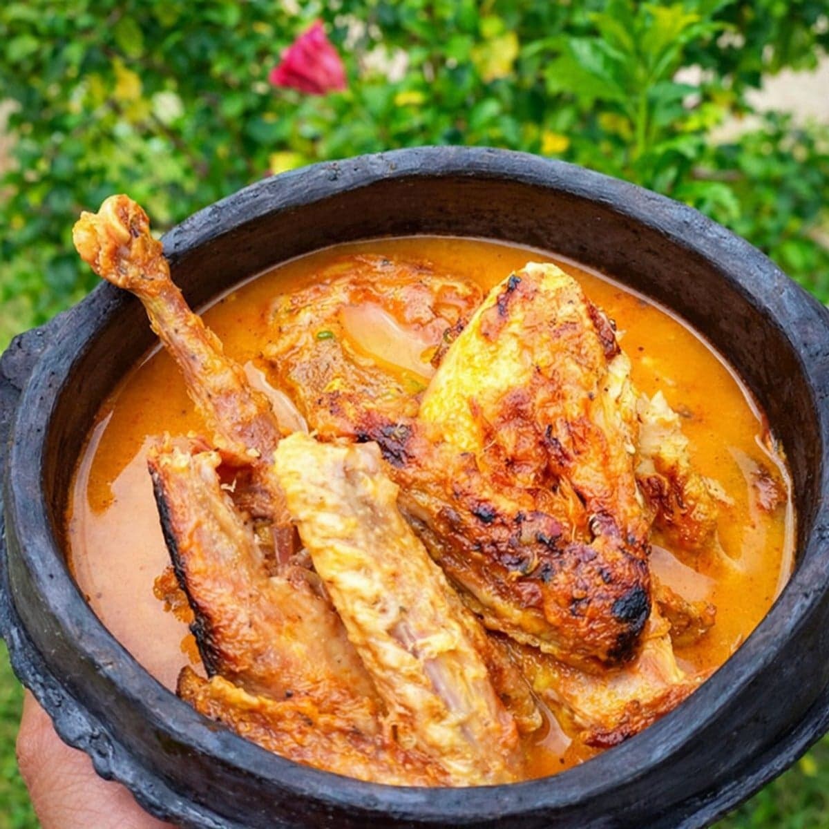 Bouillon épicé de poulet fumé