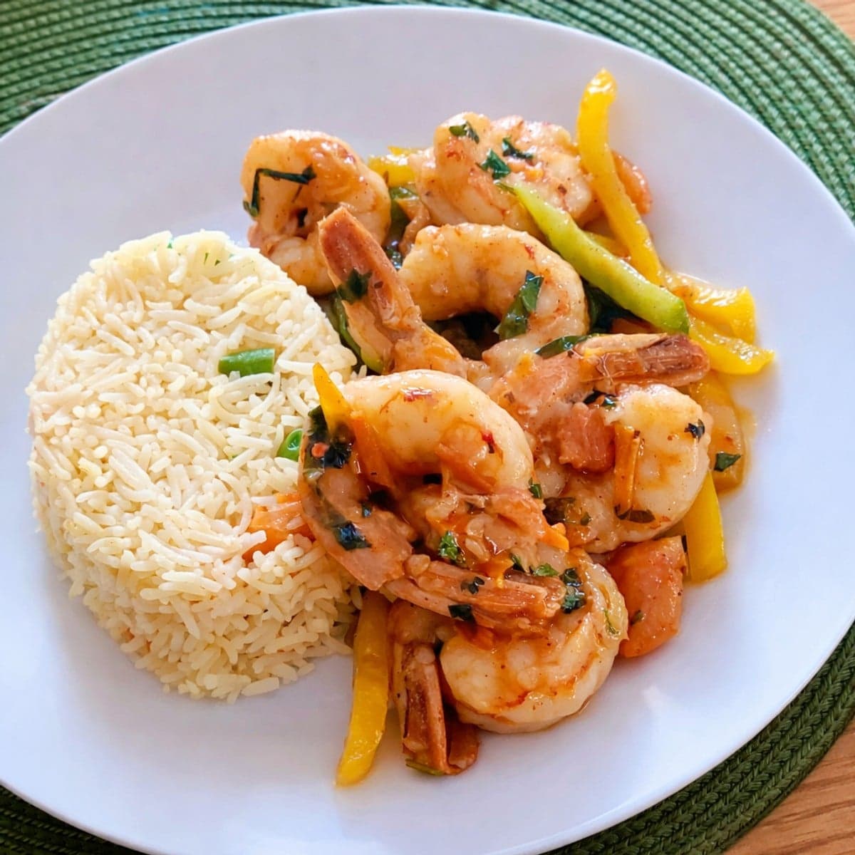 Crevettes sautées aux légumes