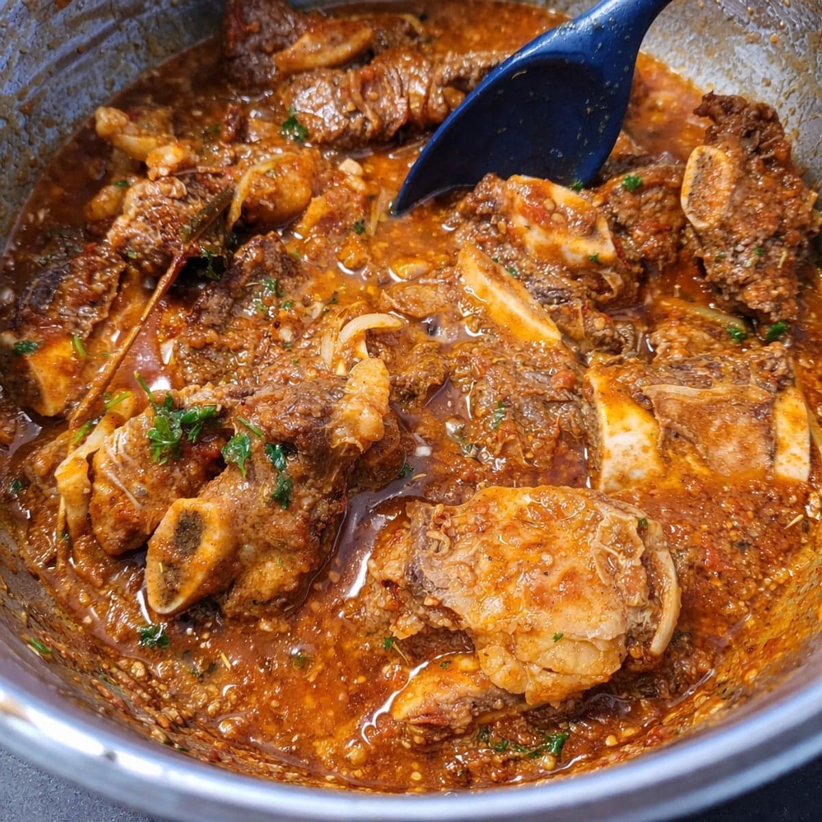 De la bonne sauce tomate à la viande.