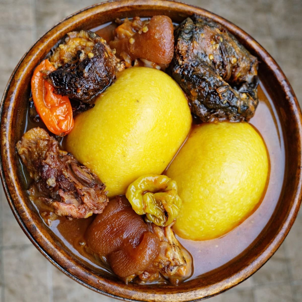 Foutou à la sauce claire : recette ivoirienne