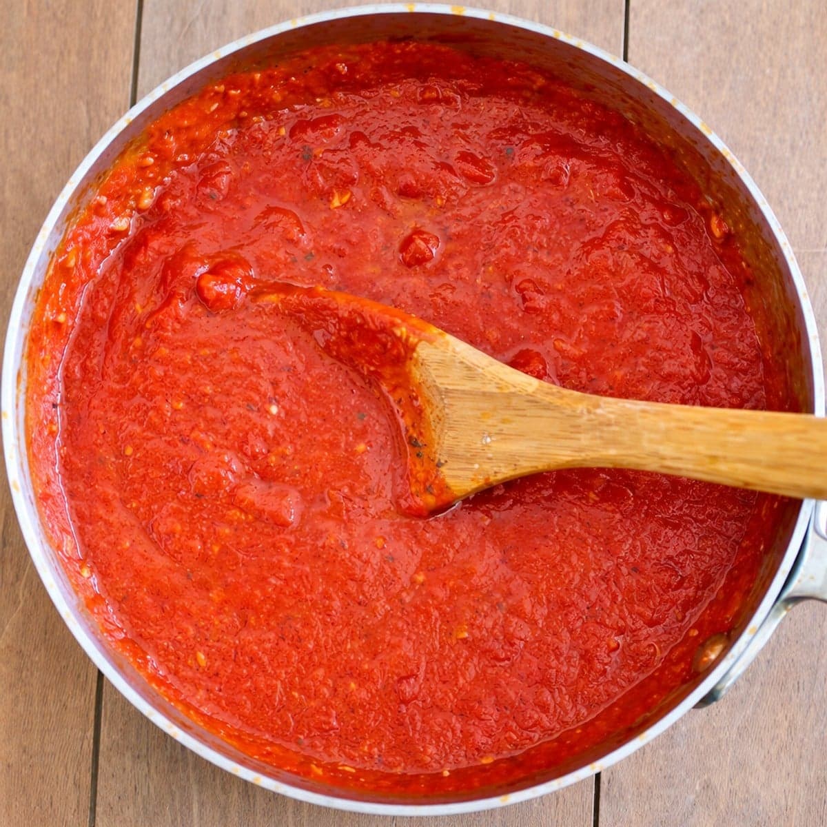 Ma sauce à pizza faite maison.