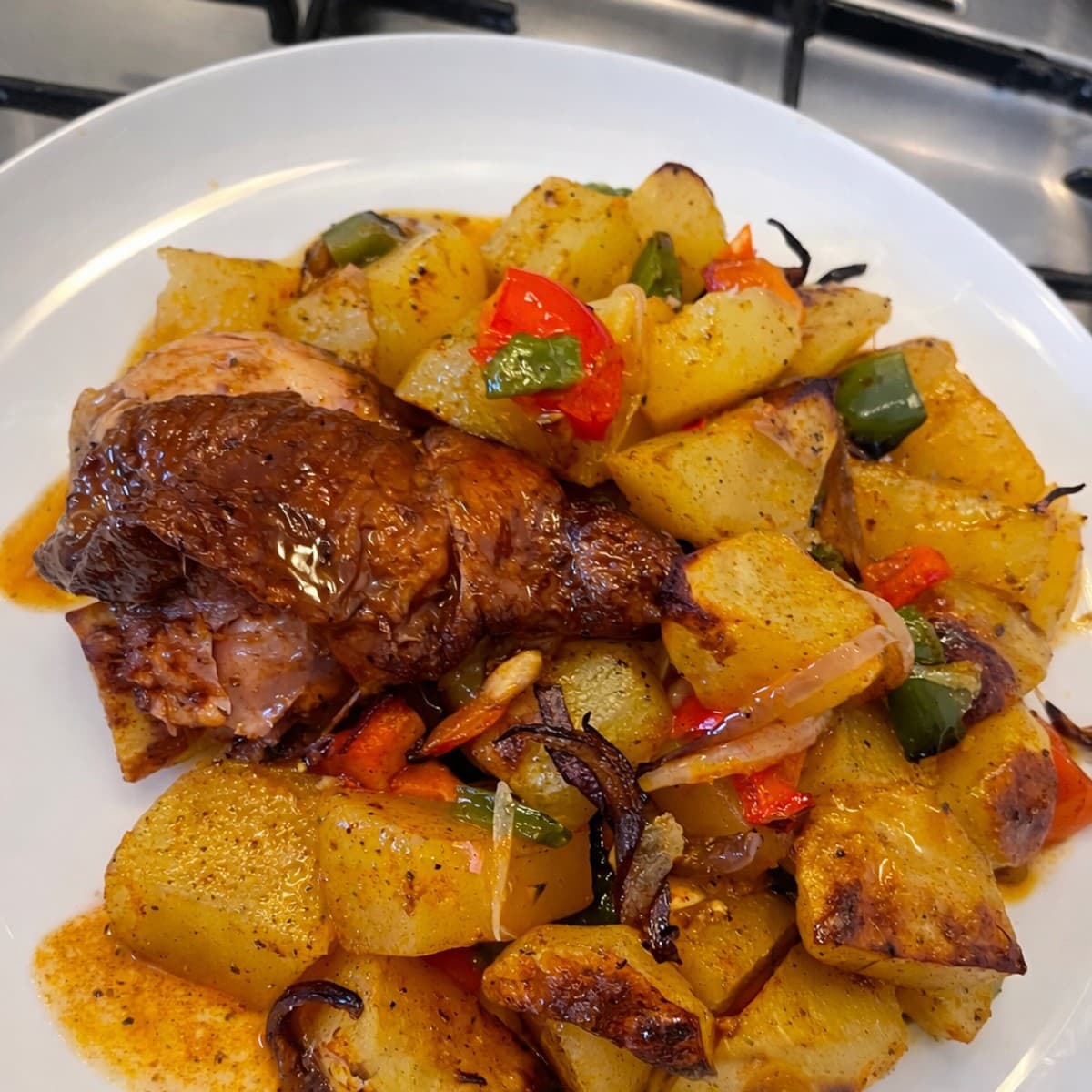 Pomme de terre au four avec du poulet fumé