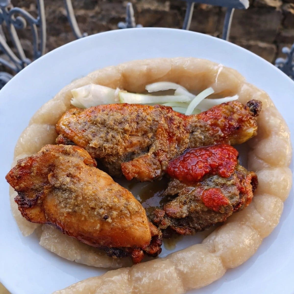 Poulet grillé et bâton de manioc : recette africaine