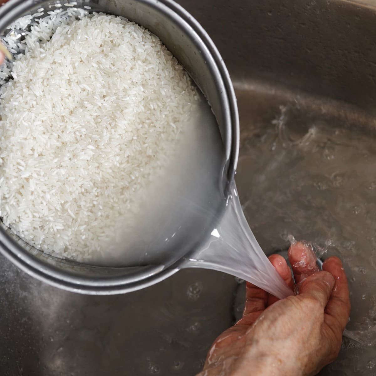 Rincez toujours votre riz avant la cuisson