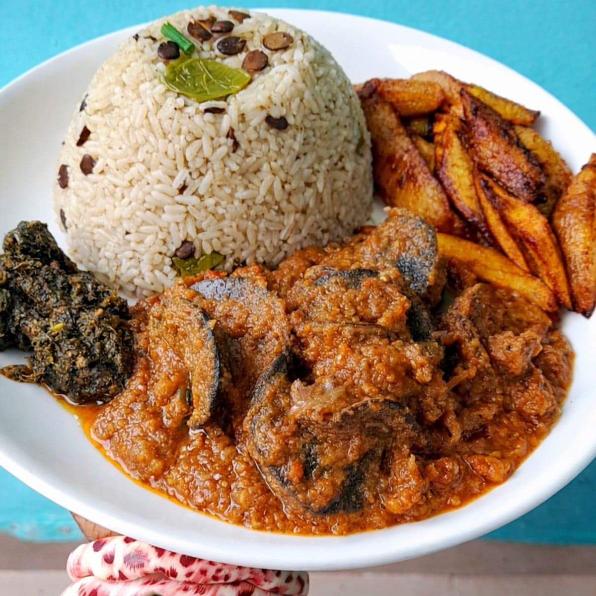 Riz au soumbara sauce tomate aux escargots : recette