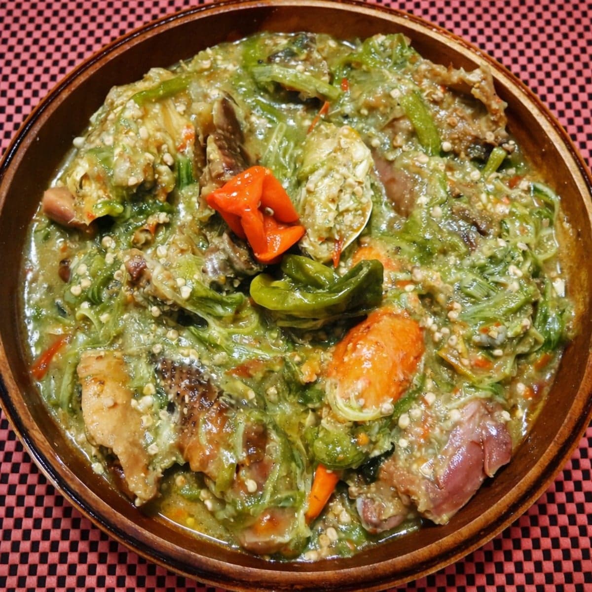 Sauce gombo villageoise avec sa pondeuse fumée