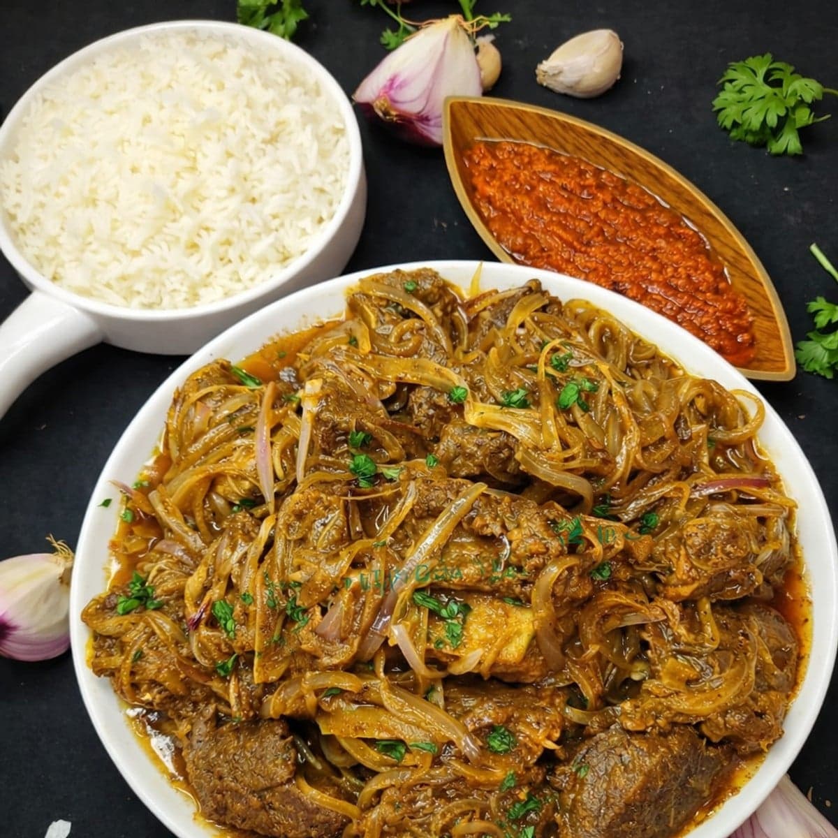 Sauté de boeuf aux oignons et moutarde