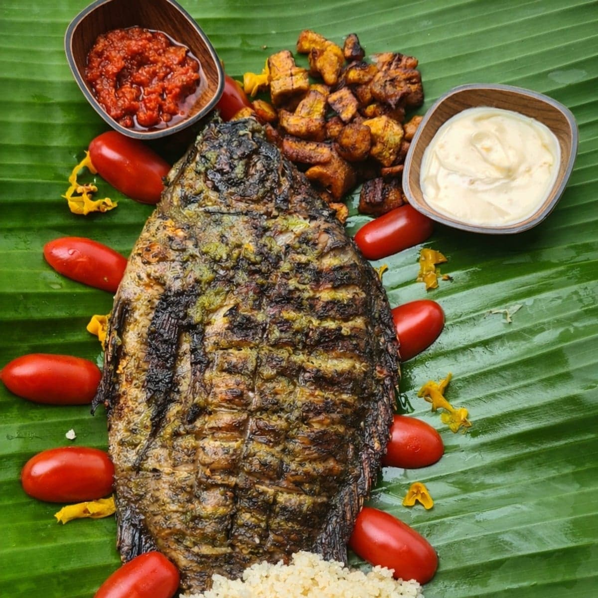 Carpe grillée et ses invités