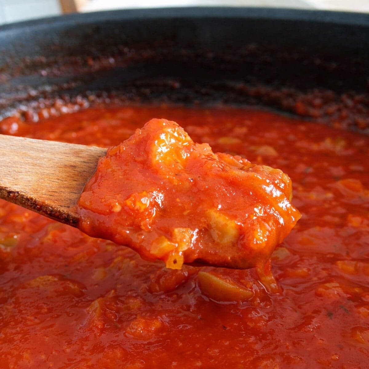 Comment enlever l’acidité d’une sauce tomate : 7 astuces efficaces