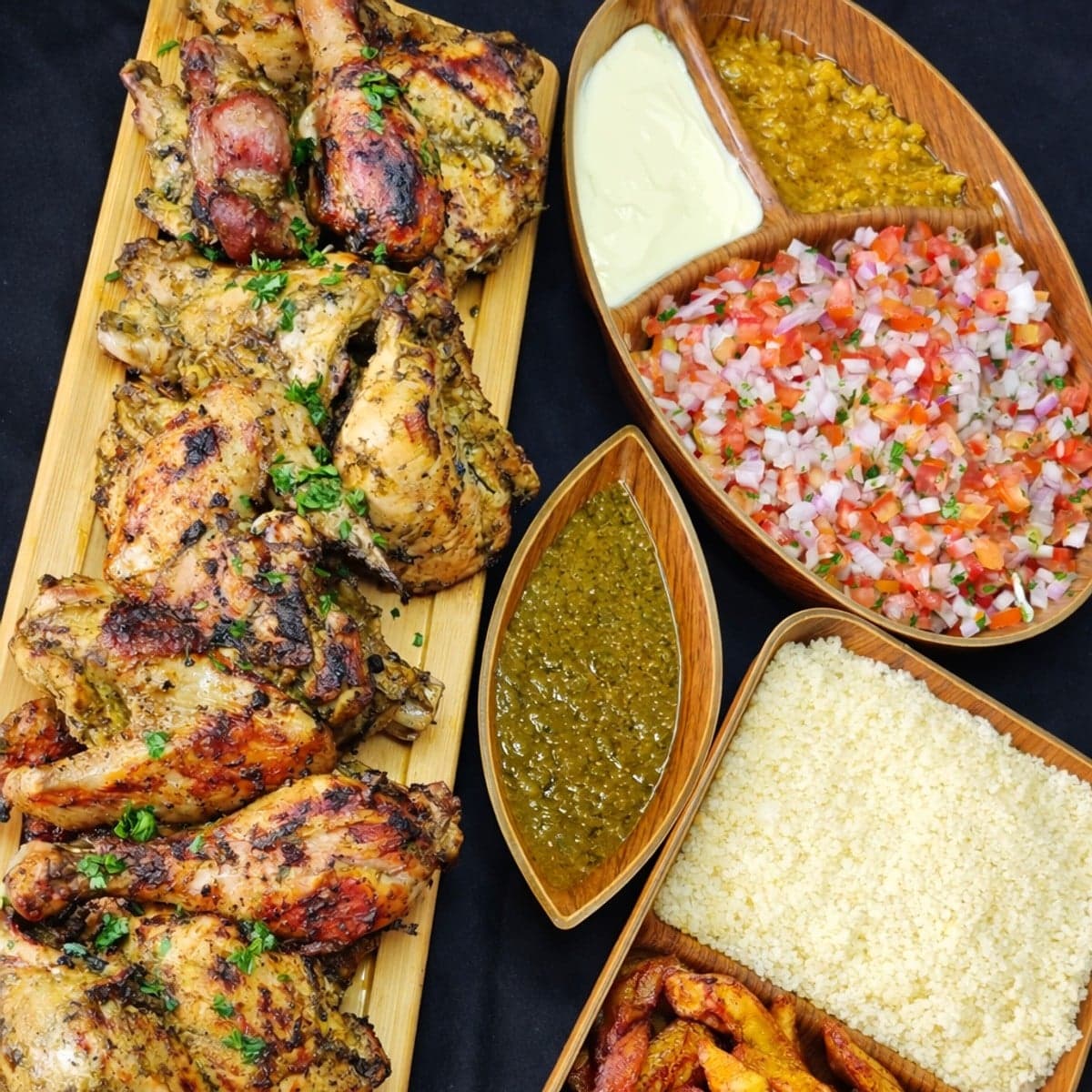 Fricassé de poulet grillé, alloco et attiekè