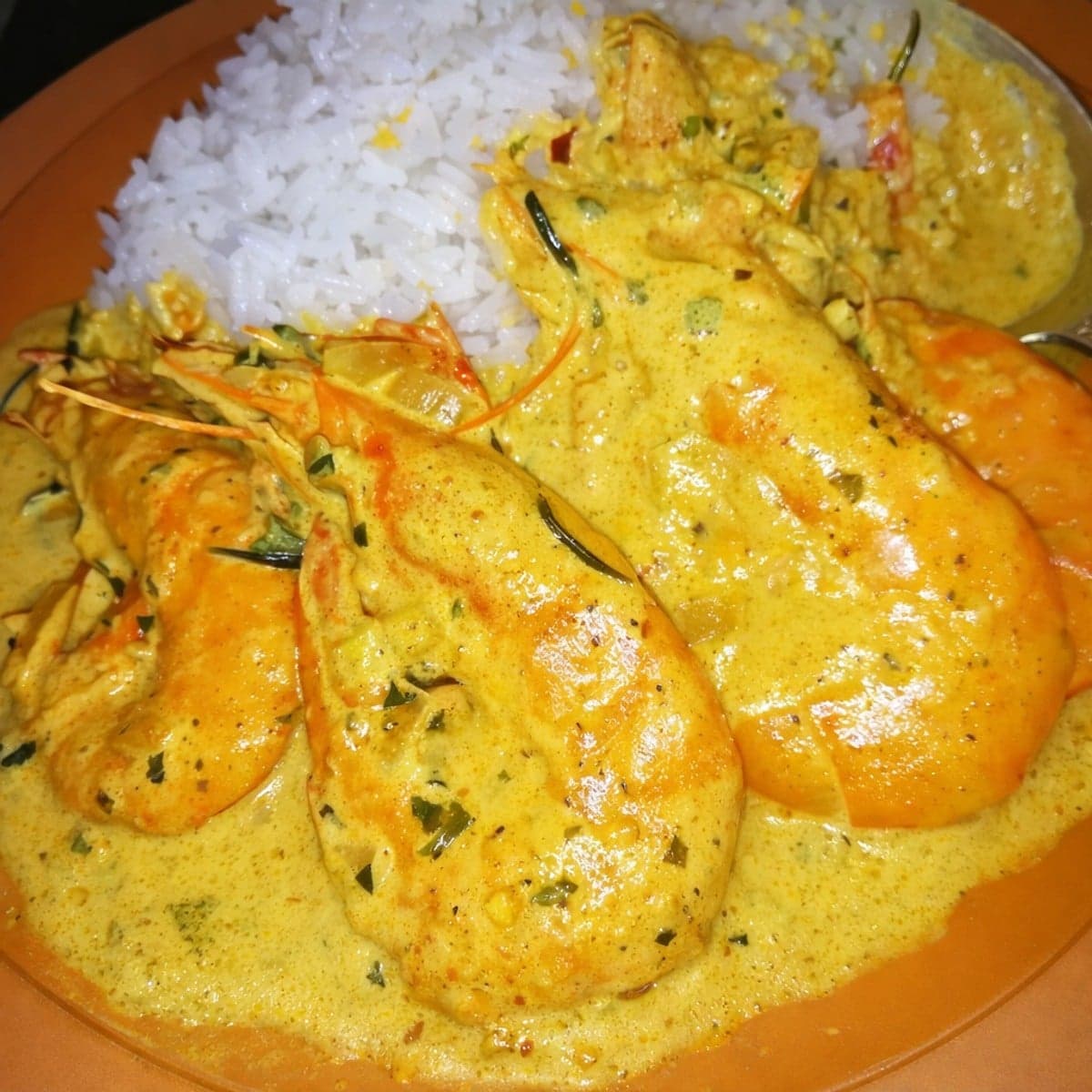 Gambas sauce à la crème, accompagnement riz blanc basmati ou parfumé