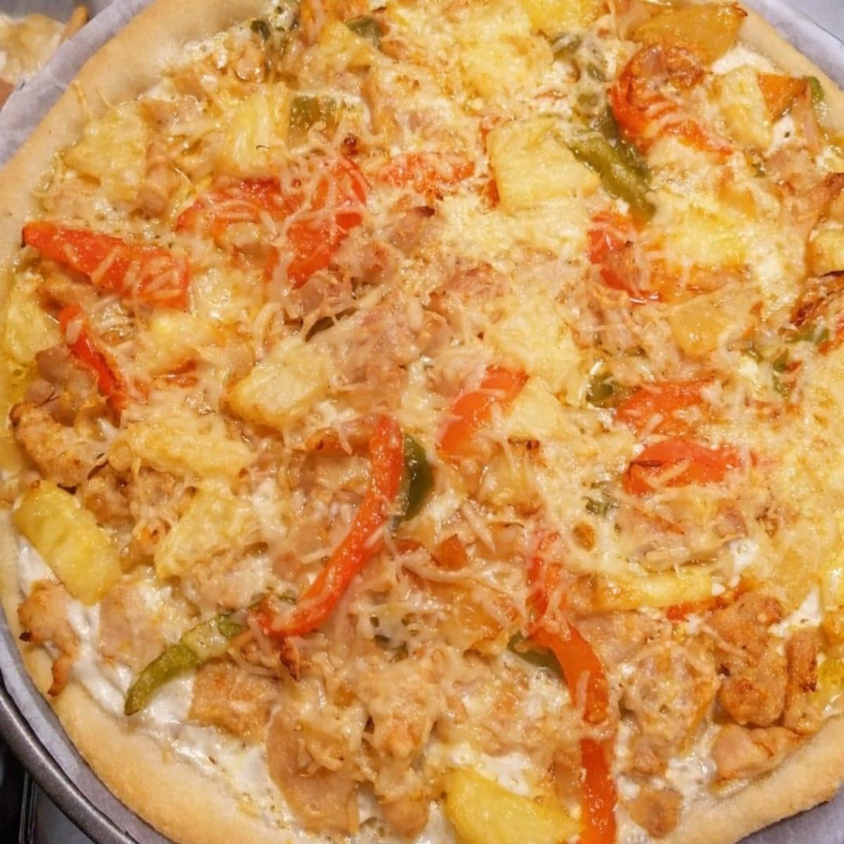 Pizza ananas et poulet