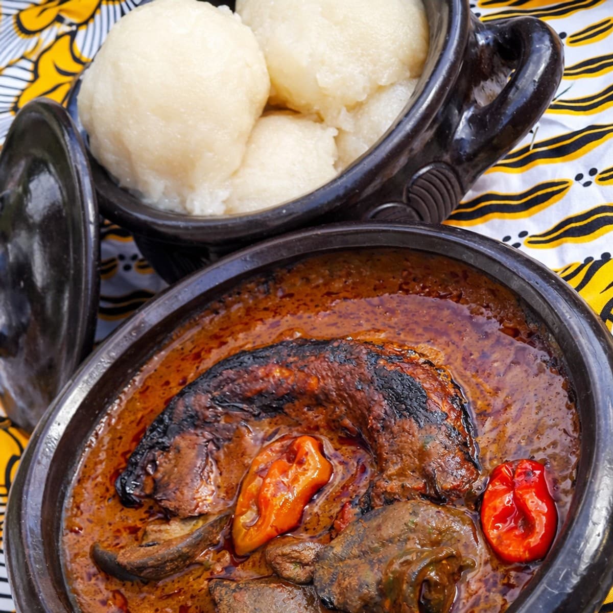 Placali à la sauce graine