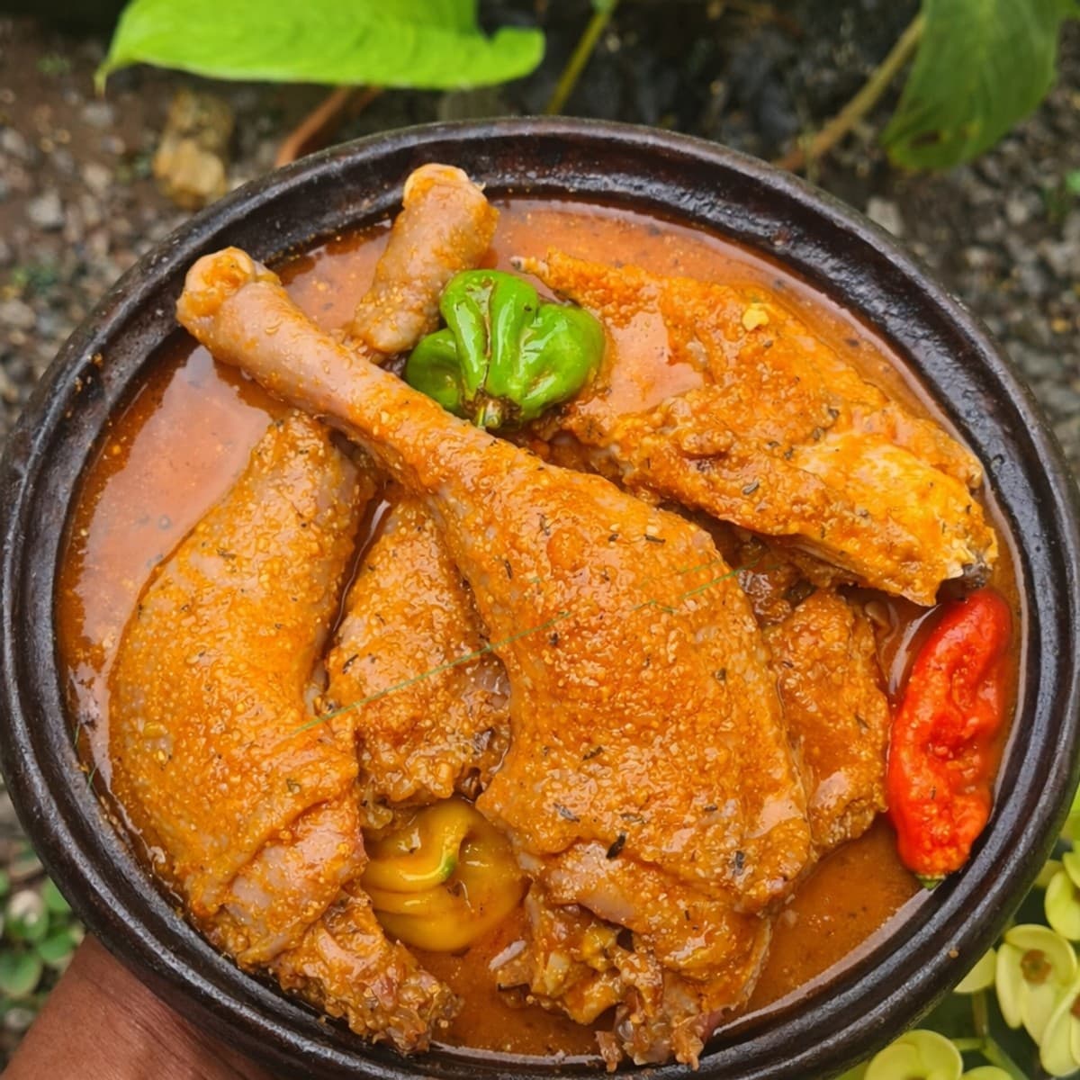 Poulet fermier dans sa sauce pimentée