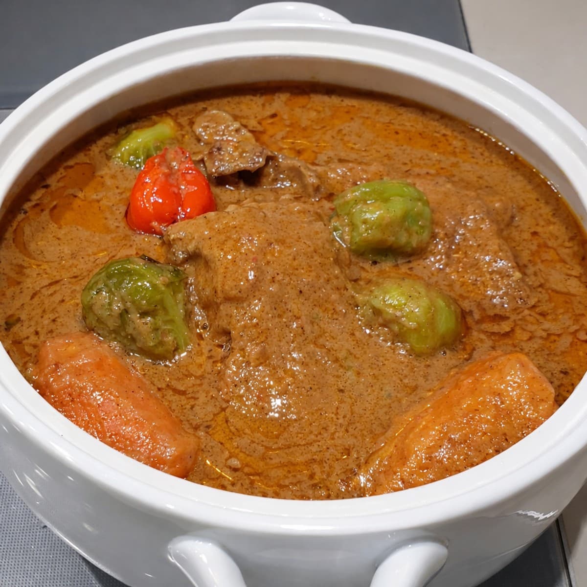 Poulet à la sauce arachide : recette délicieuse