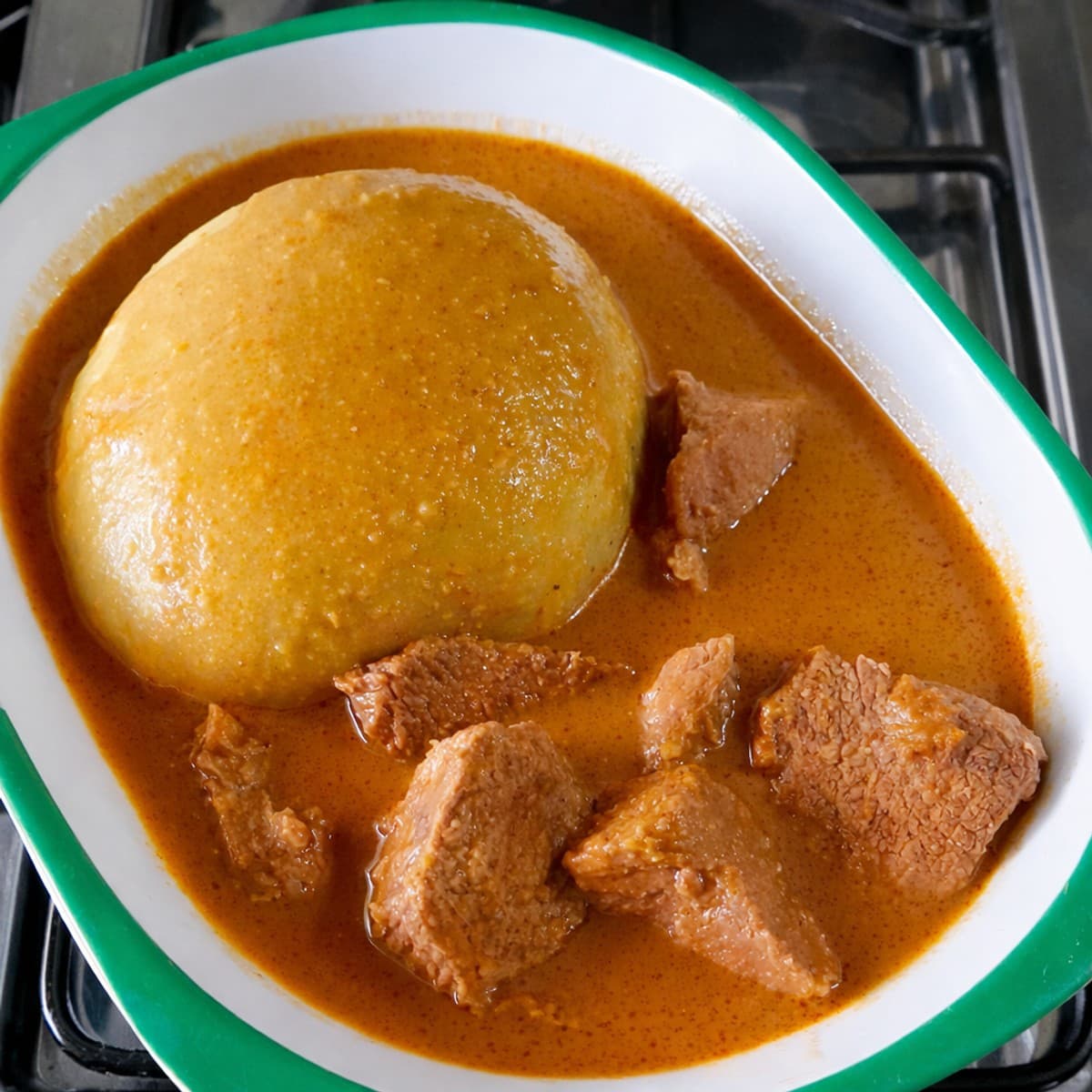 Sauce arachide viande de boeuf à la foutou banane