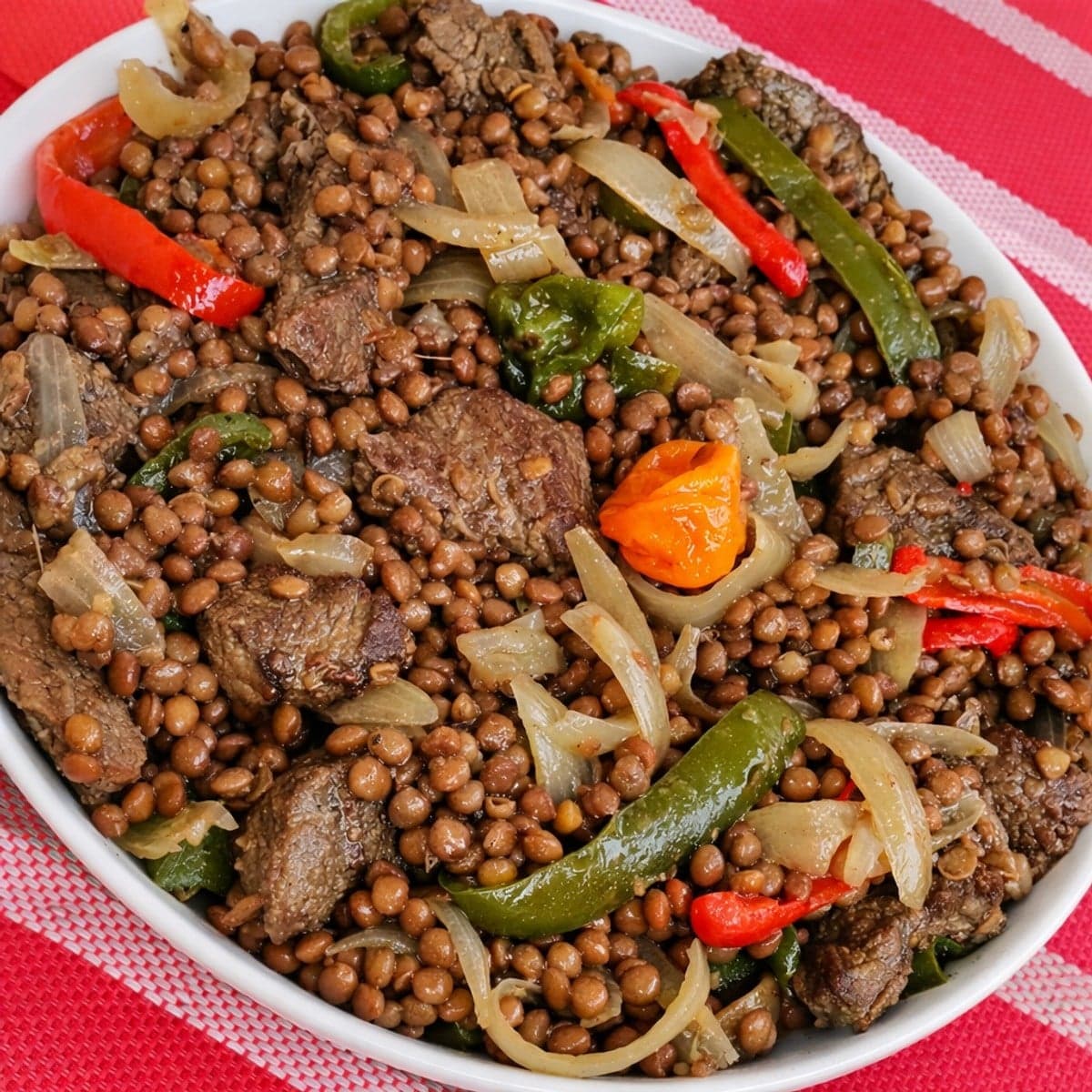 Sauté de bœuf et lentilles gourmandes : un plat riche et savoureux