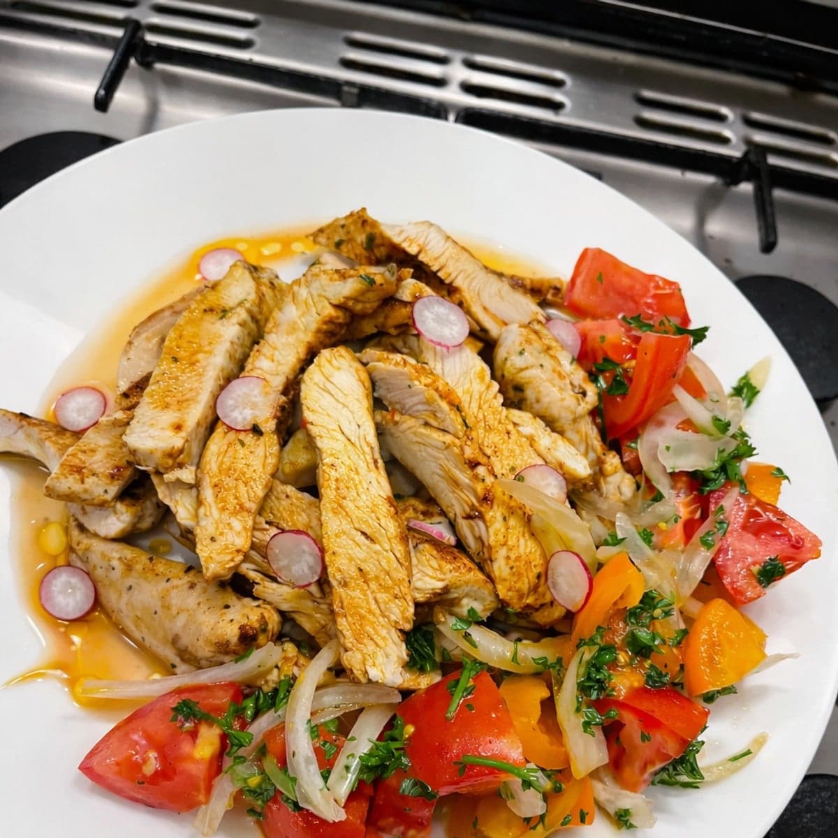 Filet de dinde et salade de tomates