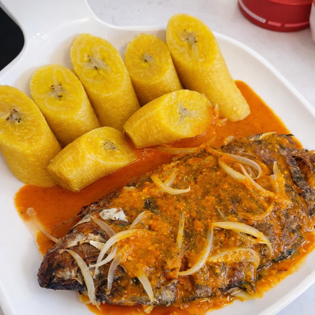 Poisson frit à la banane plantain