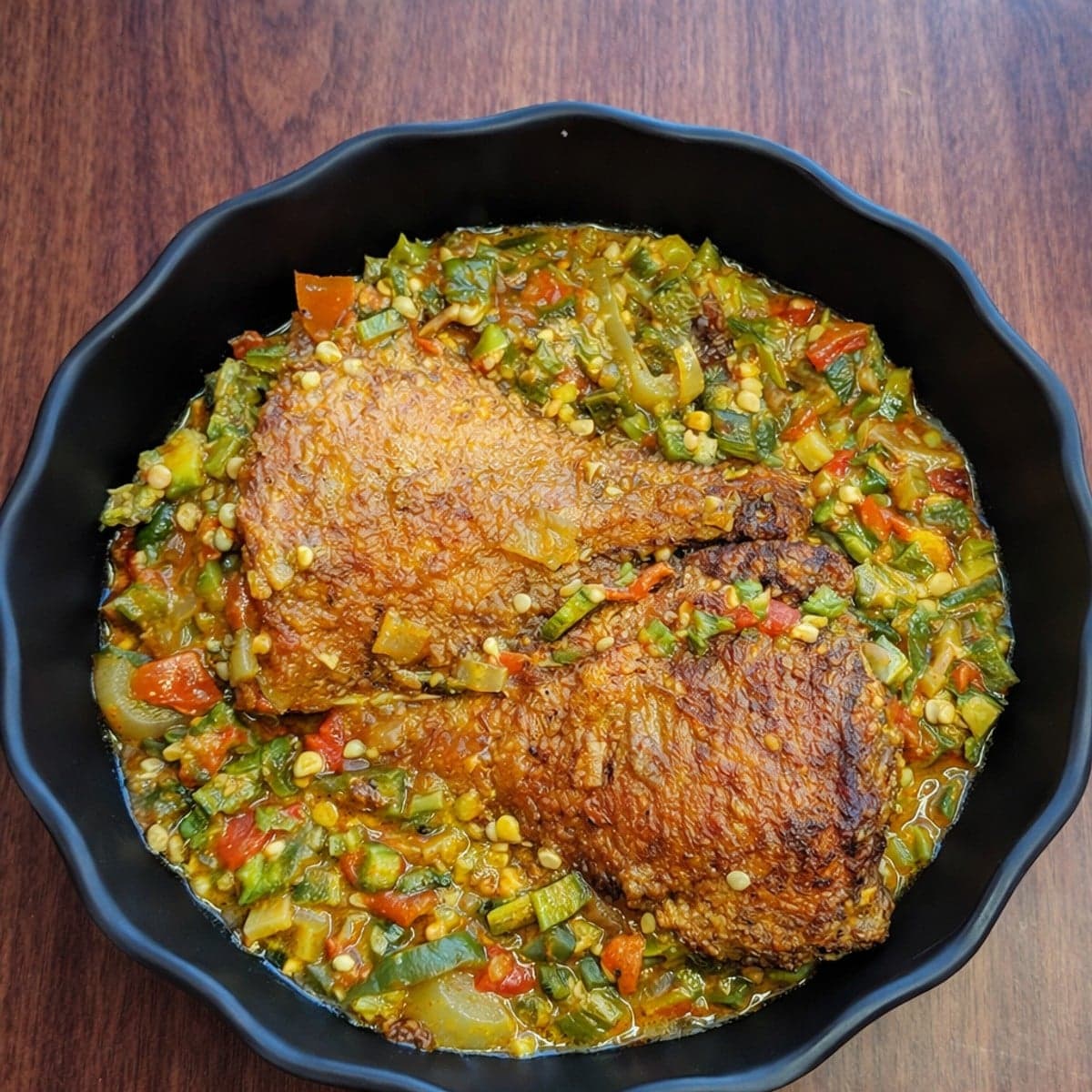 Poisson frit à la sauce gombo