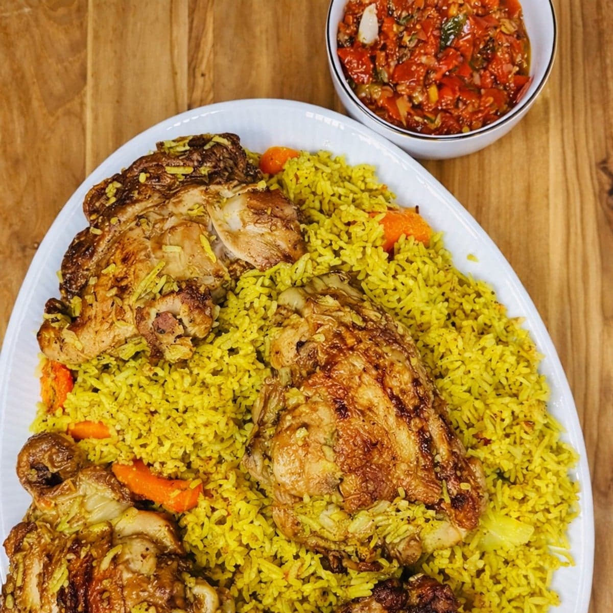 Riz au curry et poulet épicé : recette festive