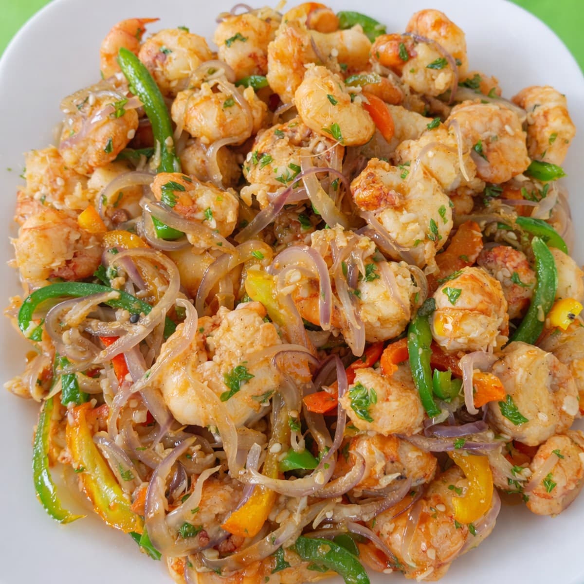 Crevettes sautées aux légumes : recette rapide