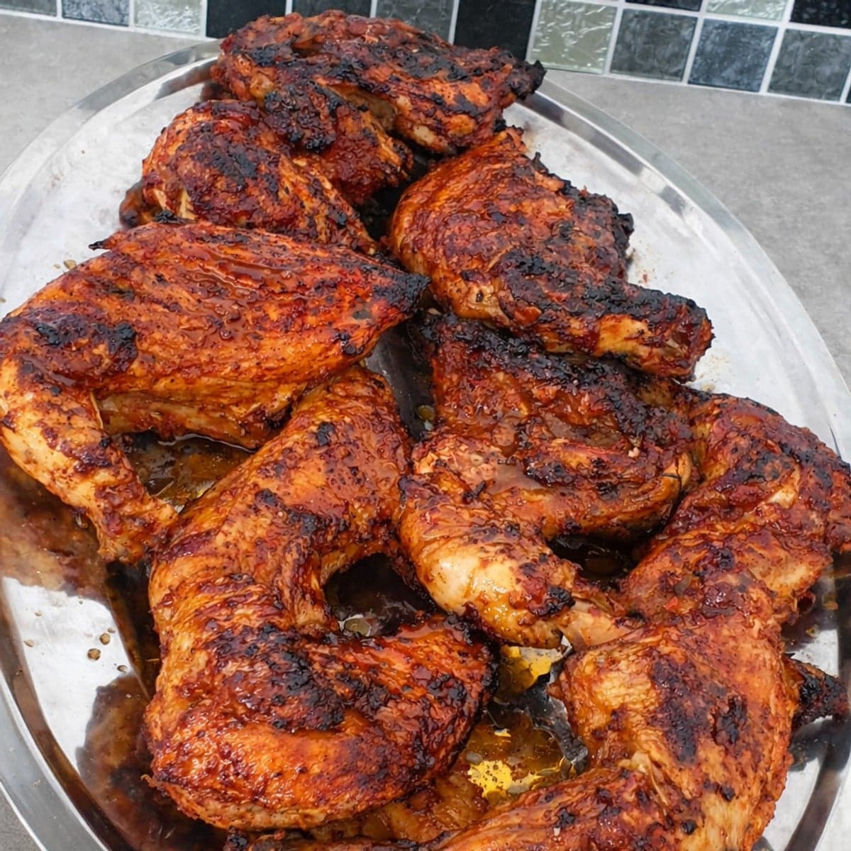 Poulet braisé croustillant : la recette africaine parfaite