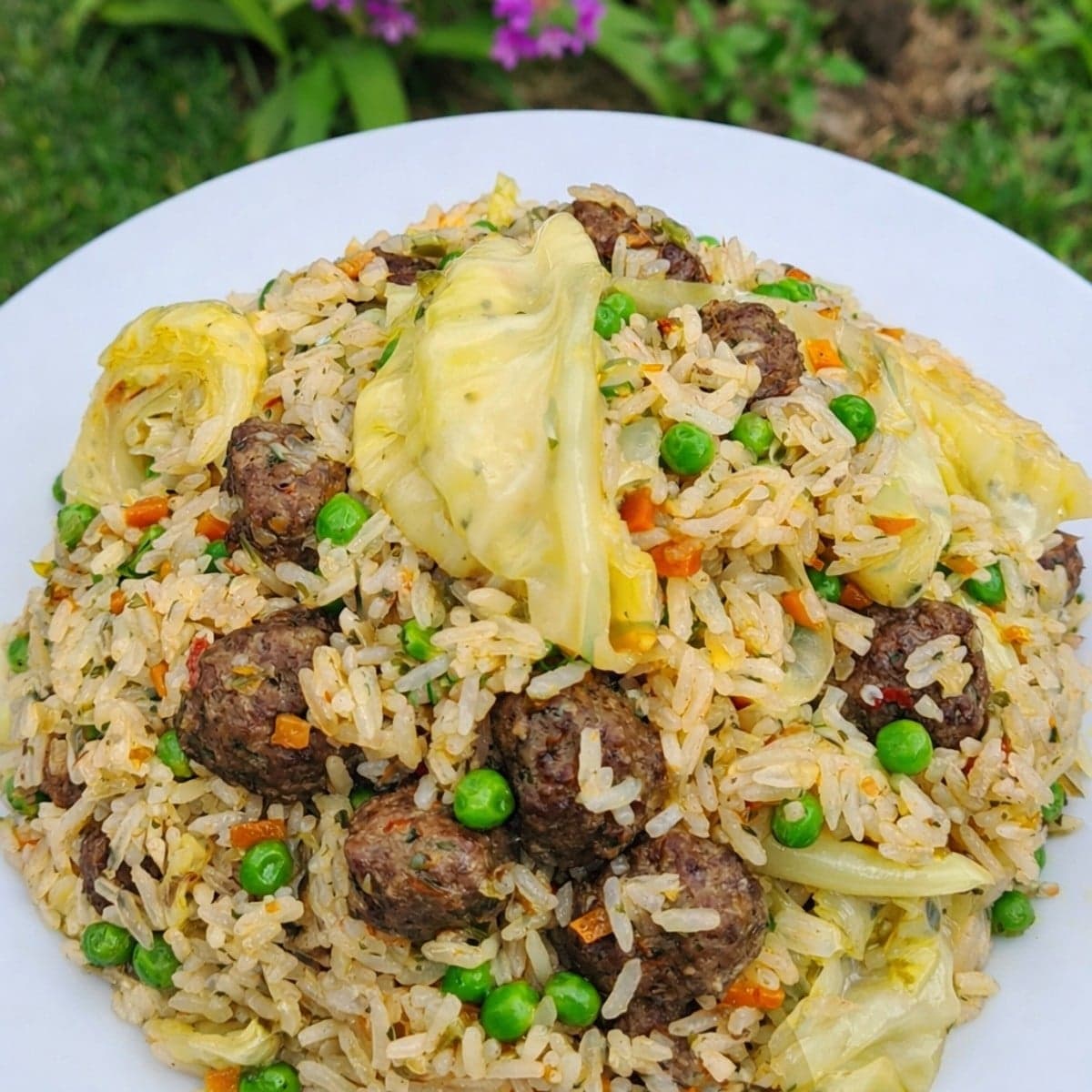 Riz aux legumes et boulettes de viande : recette familiale