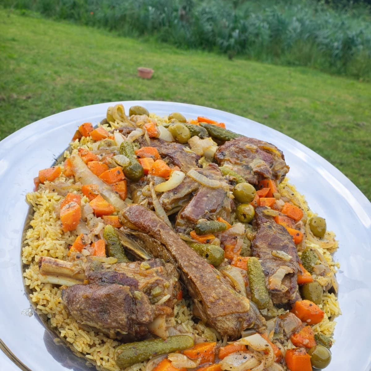 Riz gras à la viande : recette riche et savoureuse