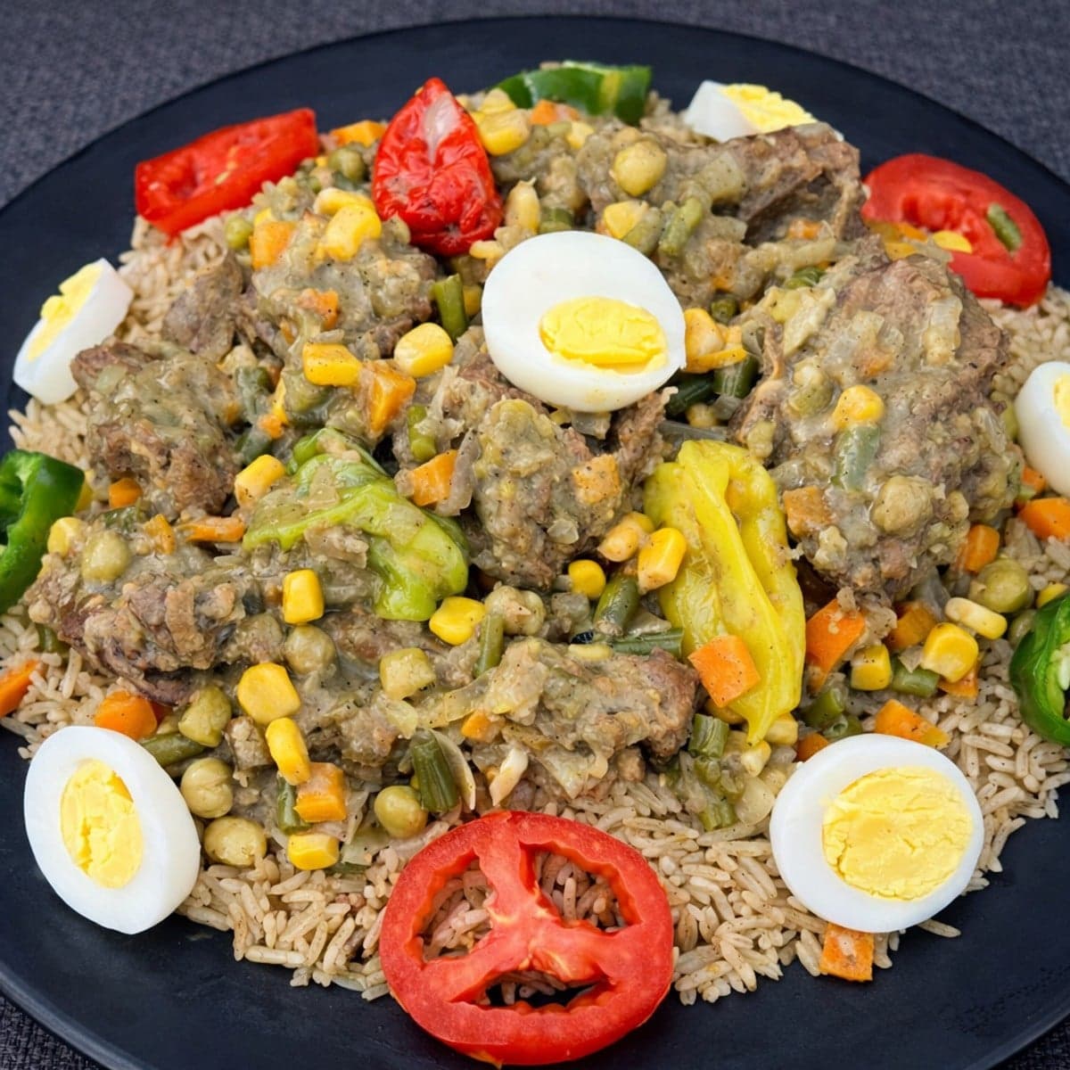 Tchep à la viande et sauce macédoine : recette sénégalaise