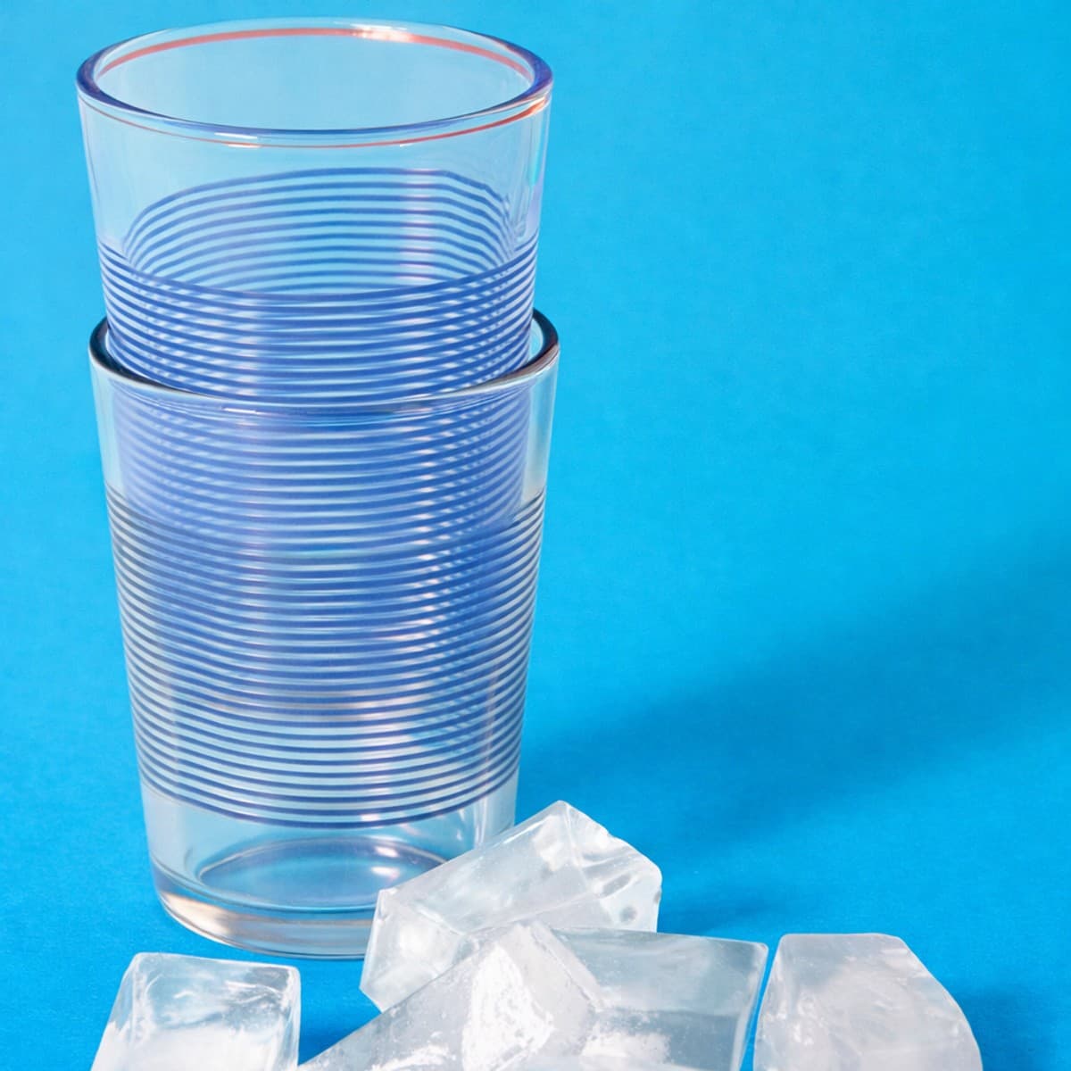 Comment décoincer deux verres bloqués : Astuces pratiques et efficaces