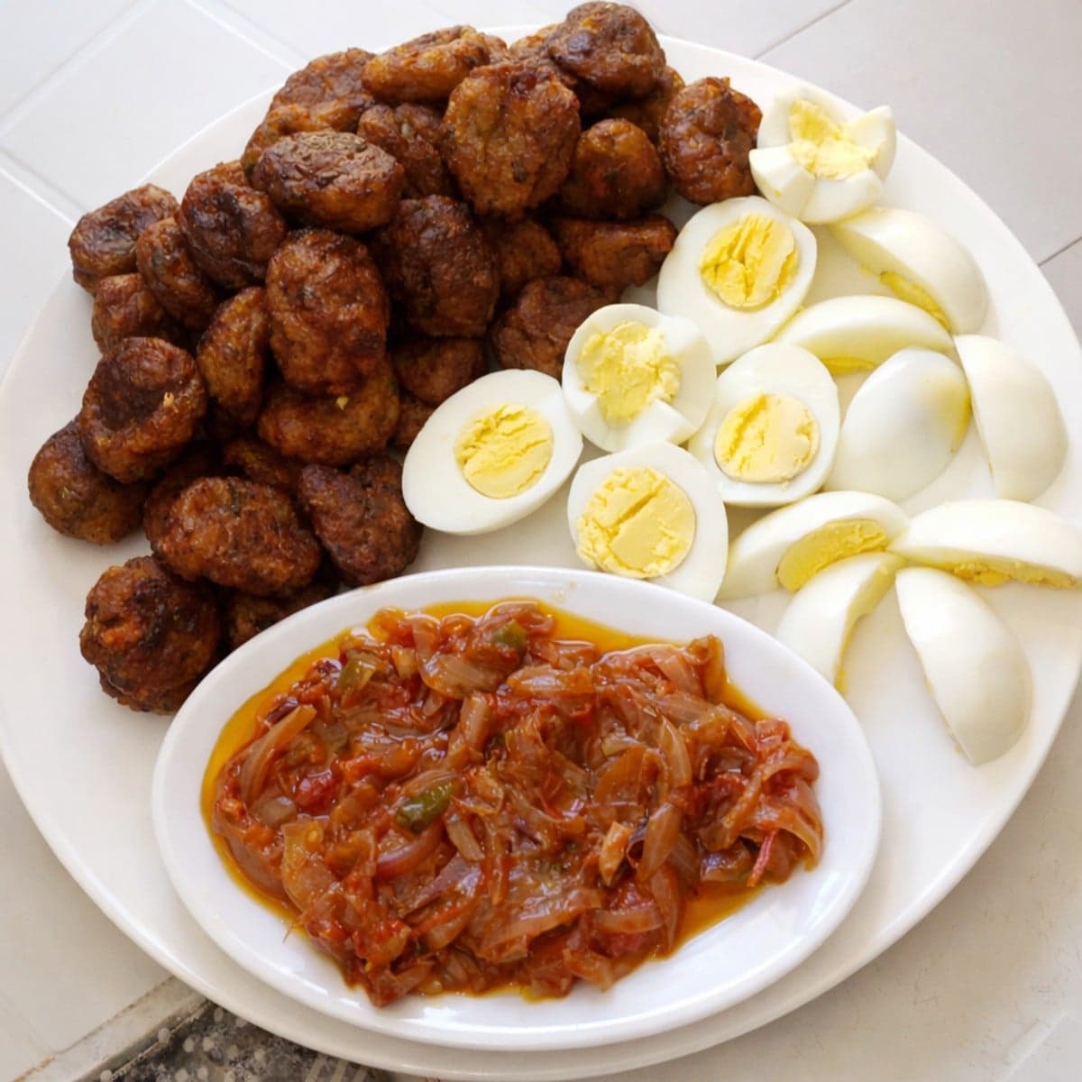 Claclo croustillant, légumes croquants et touche de moutarde