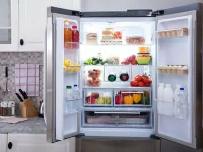 Comment enlever les mauvaises odeurs du frigo?