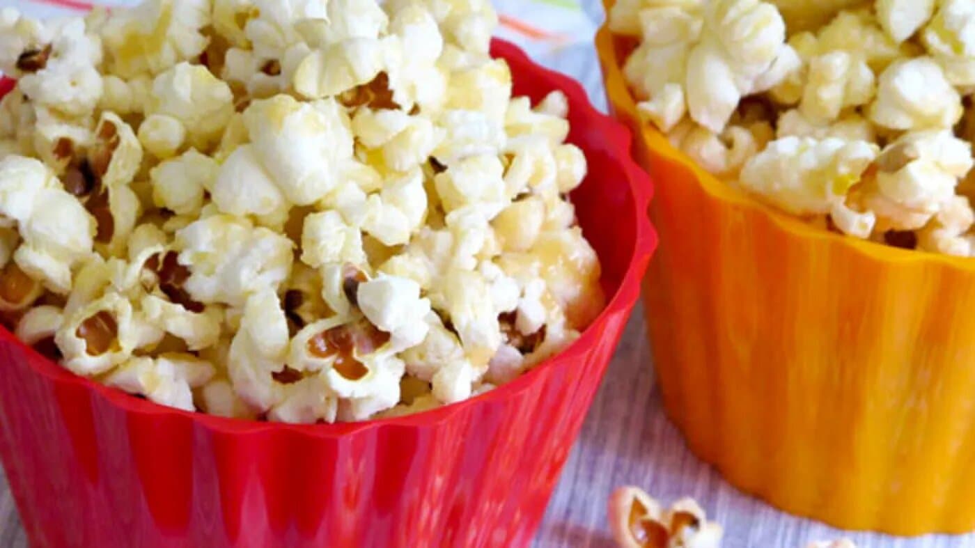 Popcorn  fait au micro-ondes en 3 étapes seulement