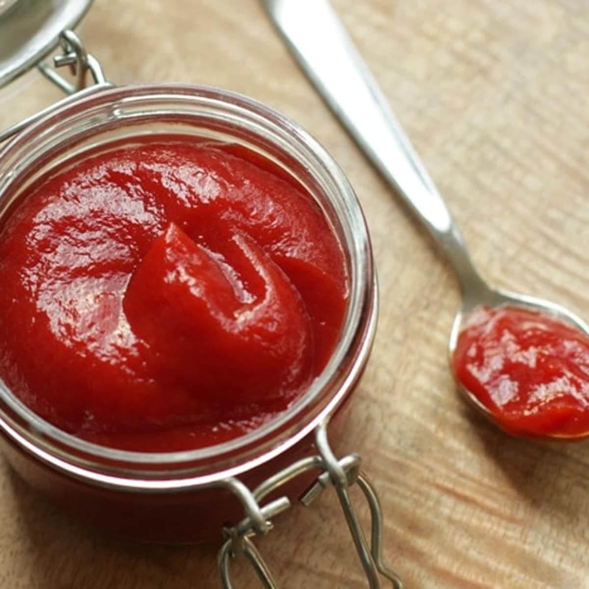 Comment réaliser son propre (ketchup) chez vous à la maison.