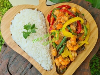 Crevettes et champignons sautés aux légumes et son acolyte de riz by lolo