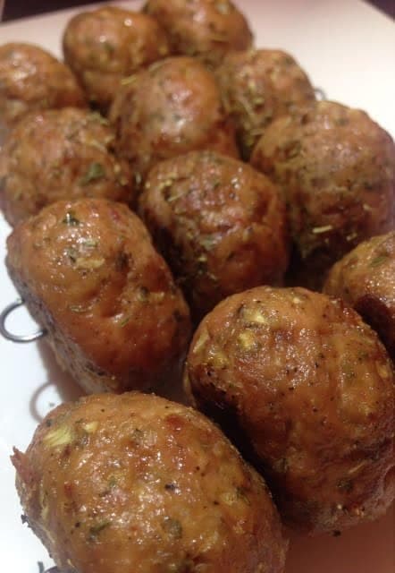 Boulettes de poulet aux fines herbes.