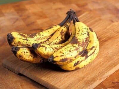 Le moyen le plus simple de conserver les bananes le plus longtemps possible.