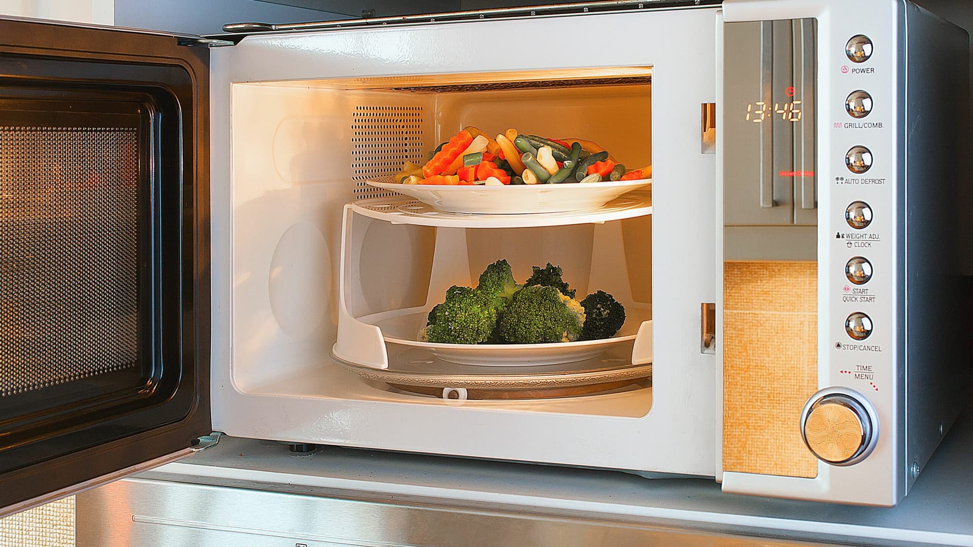 Quels ustensiles utiliser au micro-ondes ?