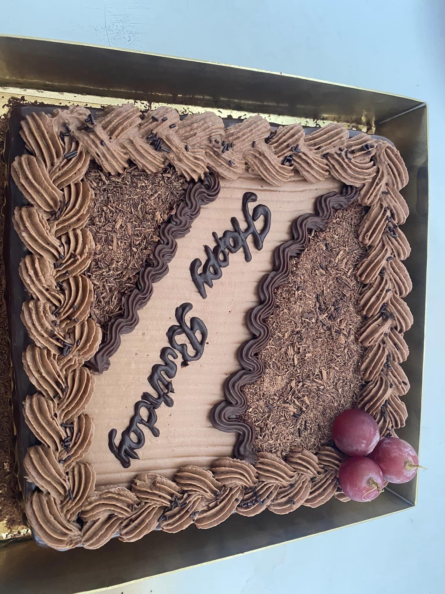 Garnir et recouvrir un gâteau d’anniversaire : guide