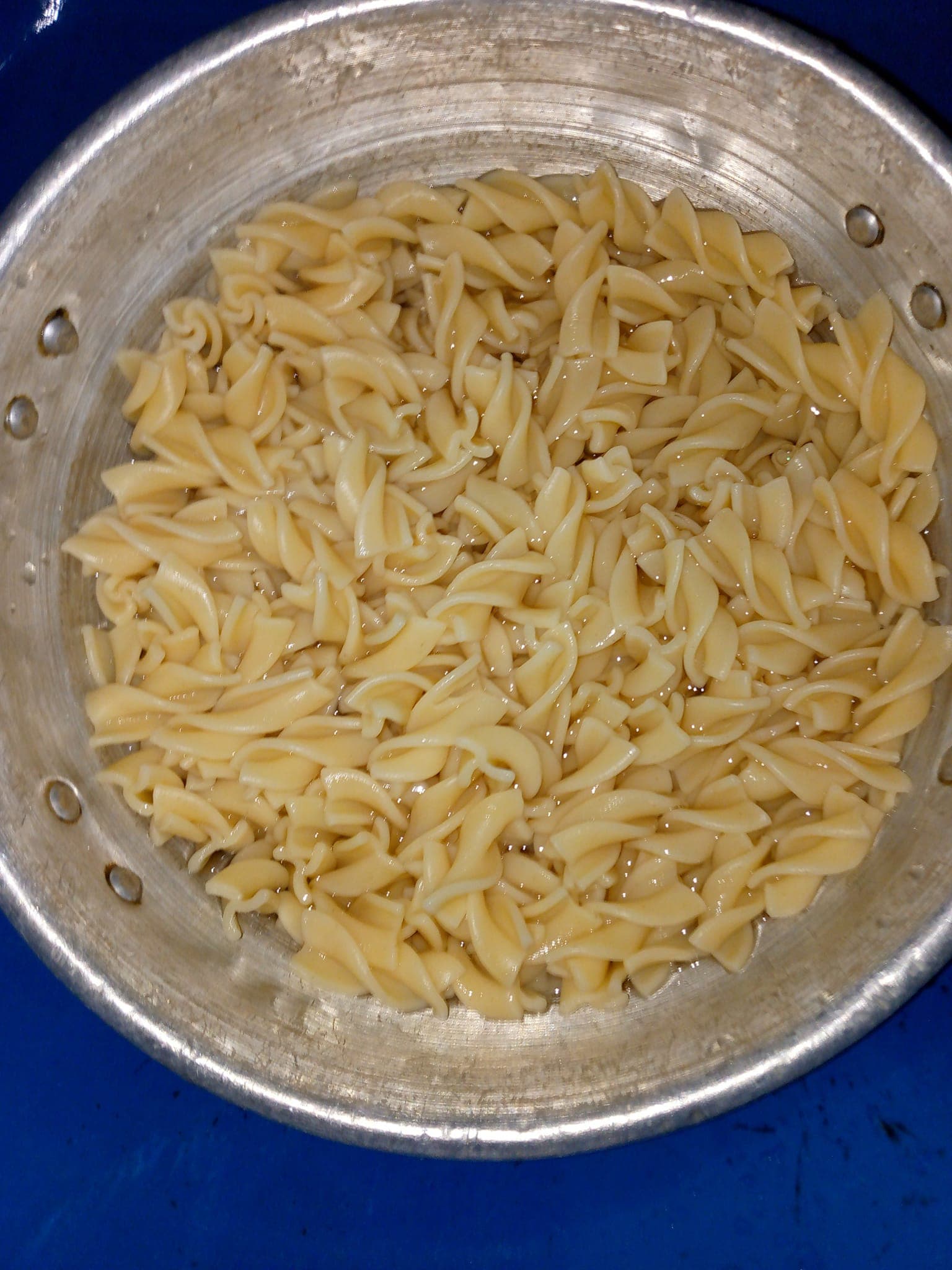 Pourquoi les pâtes une fois cuits, il faut mettre dans de l’eau froide ?