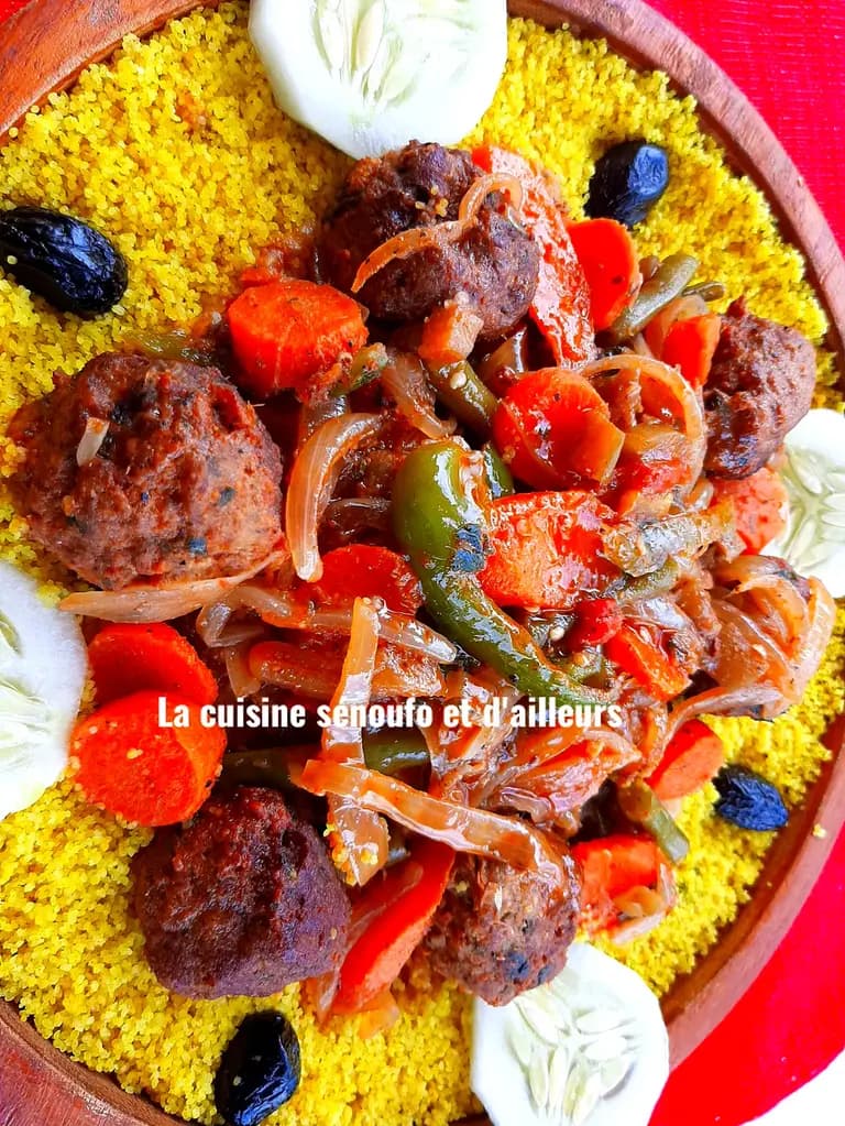 Fonio au curcuma feat des boulettes aux légumes.