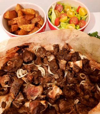  »Dibi » grillade sénégalaise